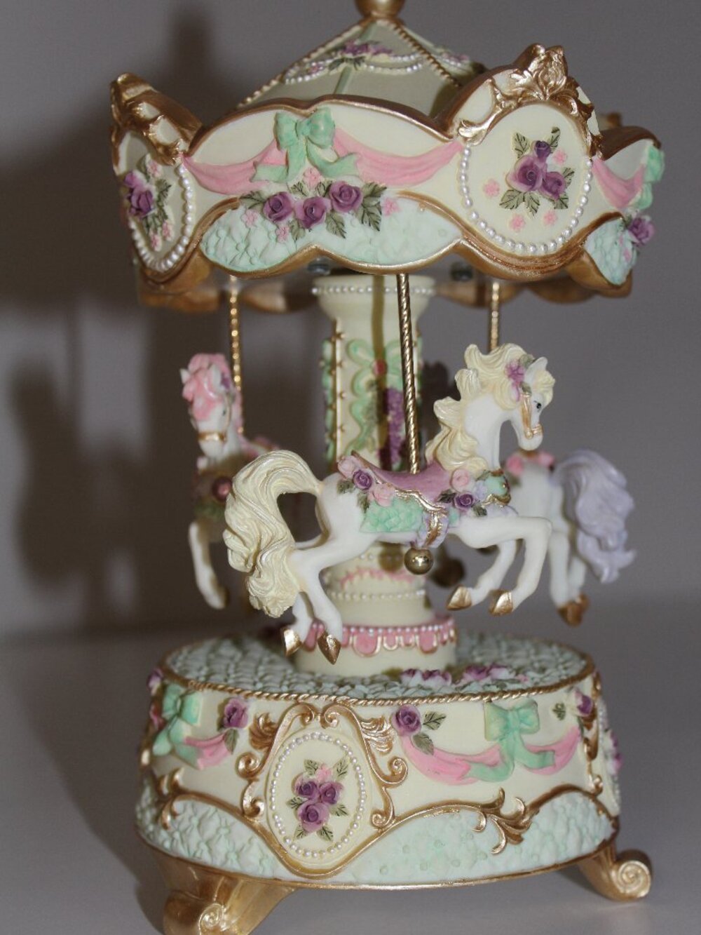 Vintage Heritage House County The Music Box Dancer 3-Horse Carousel Porcelain 8"